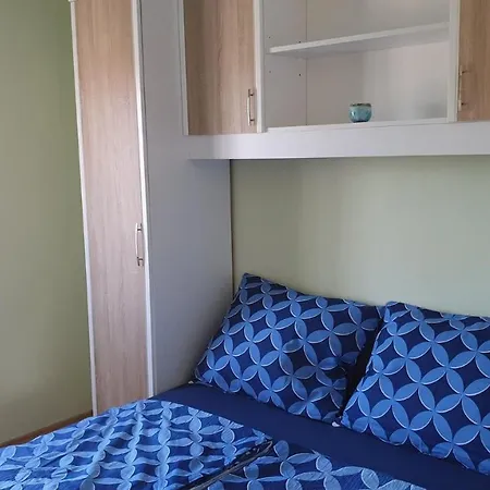 Roses Konukevi Dobrinj