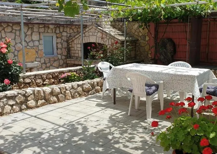 Roses Guest house 4*