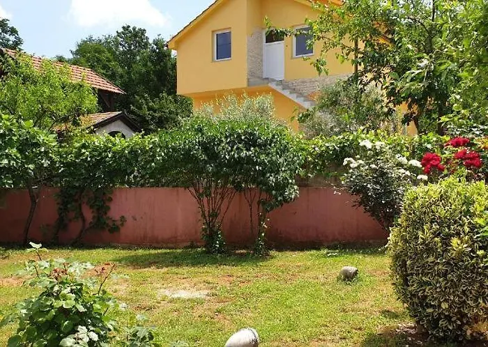 Roses 招待所 Dobrinj