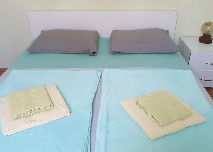 Roses 招待所 Dobrinj